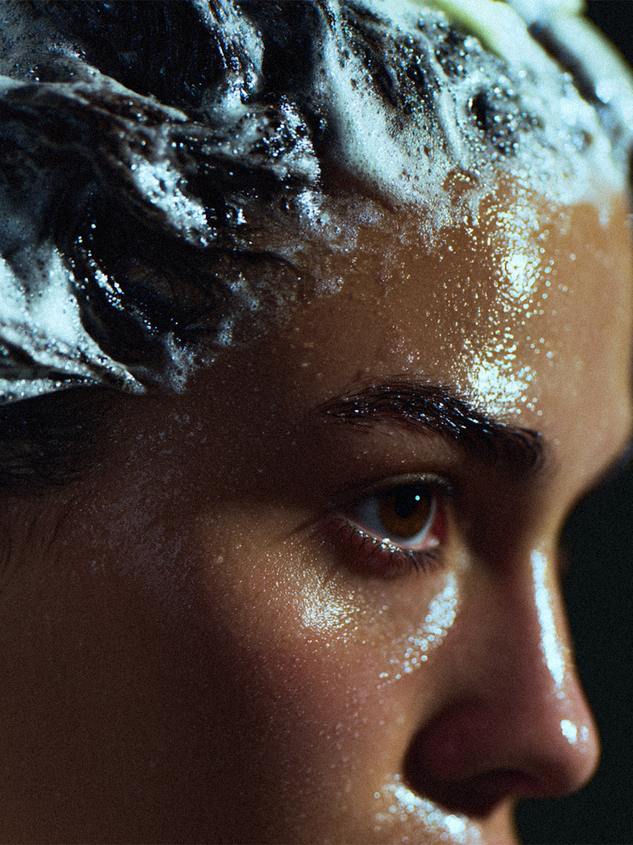Hair Care Routine: La Guida Completa alla Cura dei Capelli a Casa